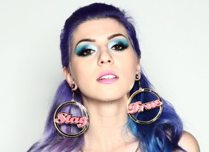 Stay True earrings