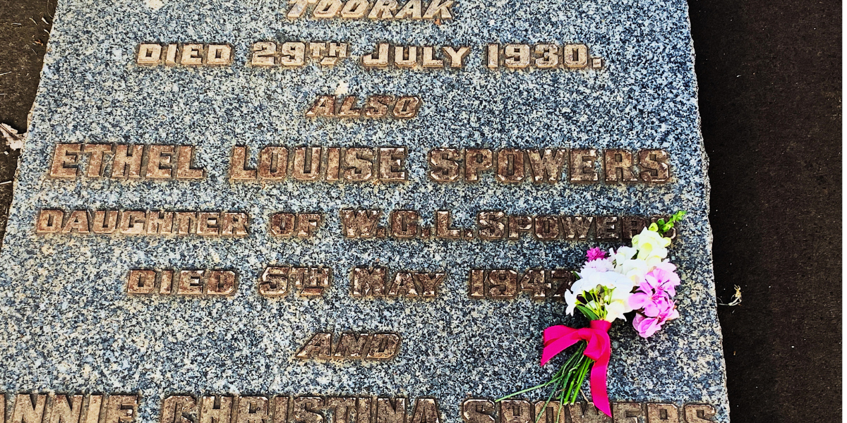 Artist Ethel Spowers' grave at Fawkner Cemetery